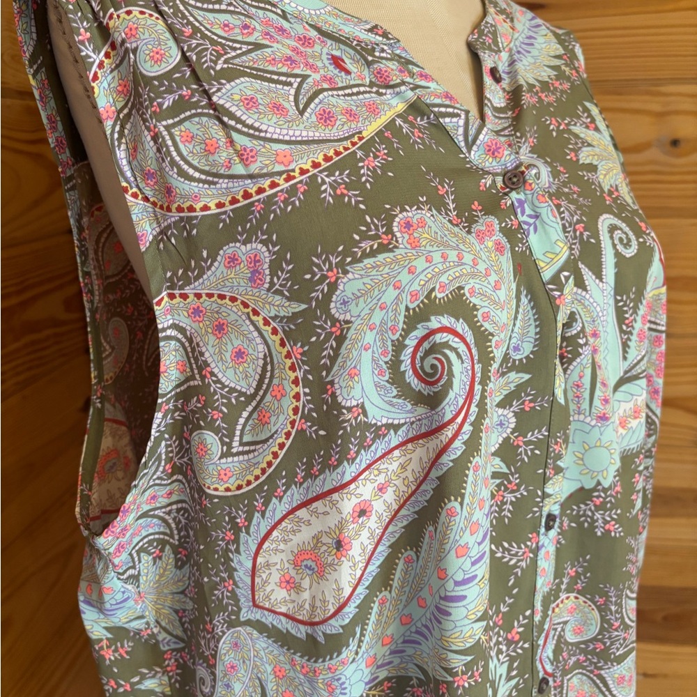 American Eagle Outfitters Olive Paisley Top- XL - Picture 3 of 5